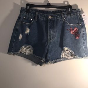 Jean Shorts w/ Rose Embroidery